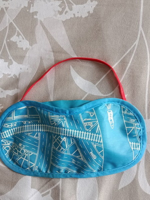 Sleep mask like new, very elastic