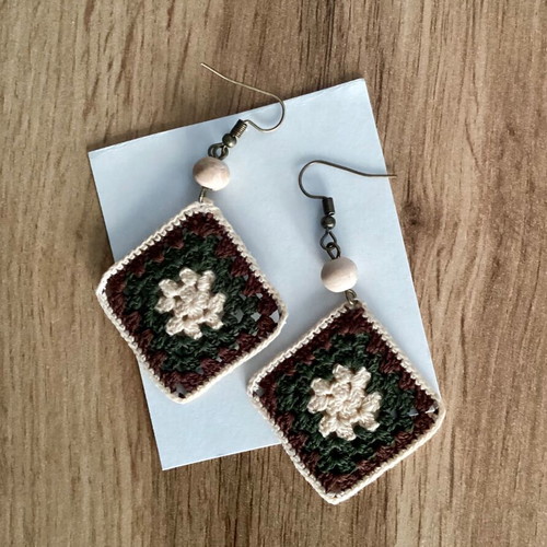 Χειροποίητα πλεκτά σκουλαρίκια granny square καφέ και πράσινα, καινούργια