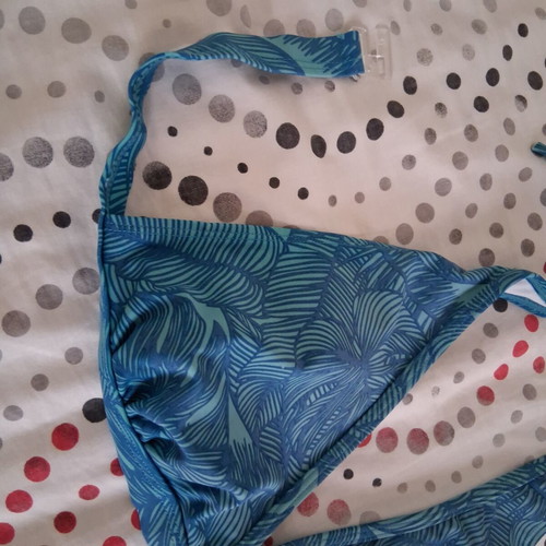Women's bikini top like new, size M, blue turquoise