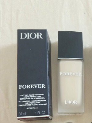 Dior Forever foundation, πολύ ανοιχτή απόχρωση, καινούργιο