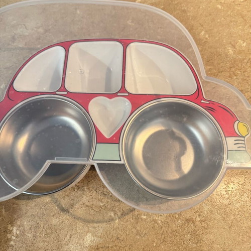 Children's plate car shape with lid like new