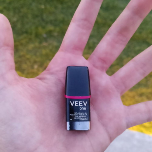 Veev vape new with two pods