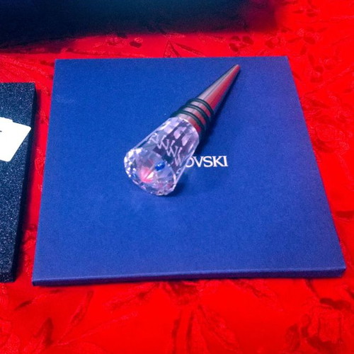 Swarovski Rainbow sapphire wine bottle stopper new