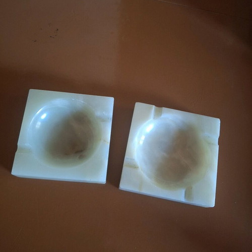 Alabaster ashtrays like new