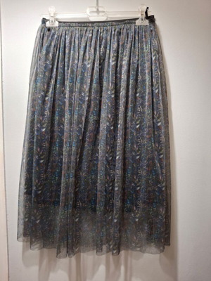 Midi skirt with tulle like new, dark blue and multicolor patterns