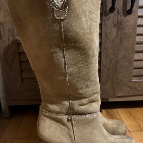 Suede boots like new, beige with inner fur, size 40