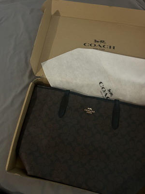 Coach shoulder bag brand new, brown