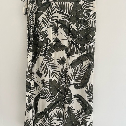 H&M summer skirt tropical pattern, size M, like new