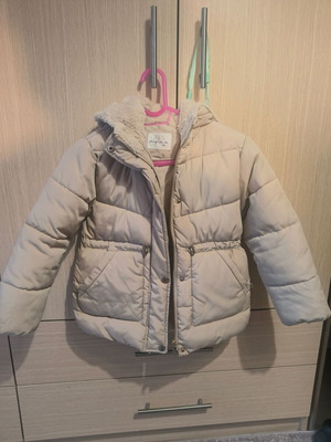 Детско яке Zara като ново с топла подплата размер 128 см