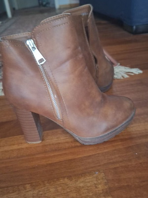 Women's brown ankle boots used, very good condition