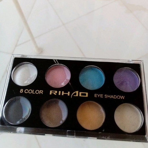 Palette with 8 eye shadows new