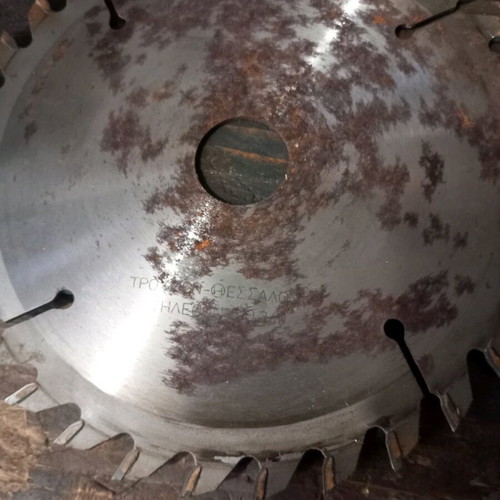 Cutting discs used in good condition