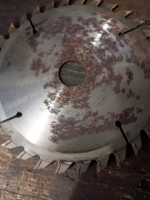 Cutting discs used in good condition