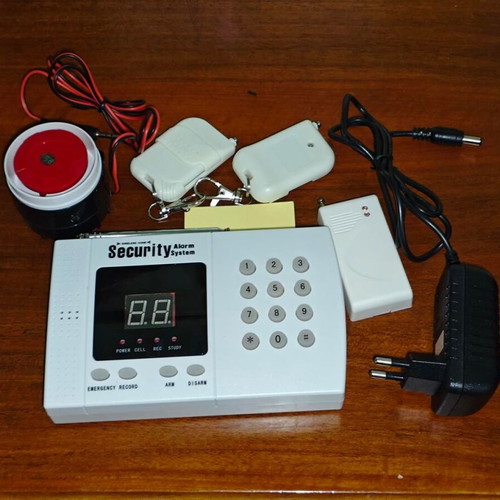 Home Security wireless alarm system like new with remote controls and siren