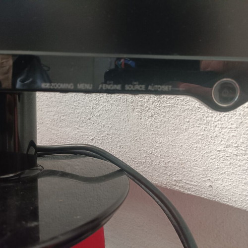 LG Flatron L207WT computer monitor used