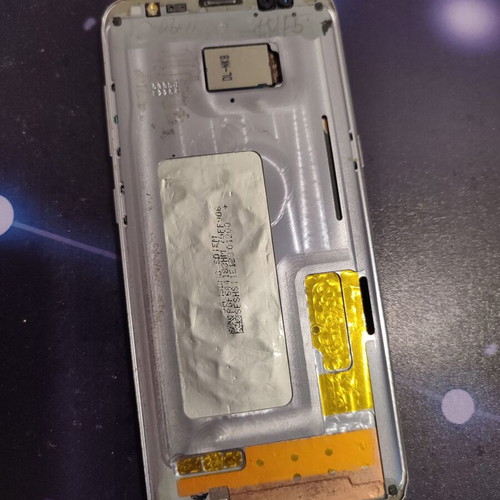 Samsung Galaxy S8 used without screen for parts