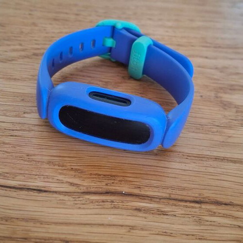 Fitbit Ace 3 smartwatch activity tracker like new for kids 6+
