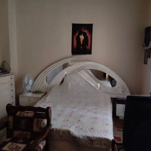 Κτίριο 340 τμ στα Ταμπούρια Πειραιά με αυλή, κατάστημα και 4 υπνοδωμάτια