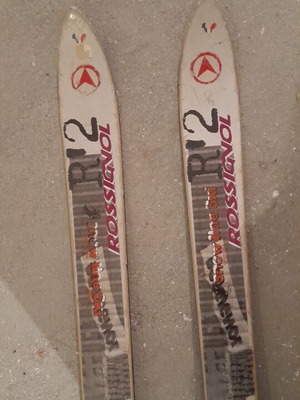 Rossignol R2 skis and Salomon ski boots used, size 43-44