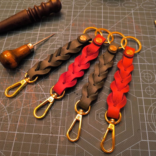 HANDMADE LEATHER KEYCHAIN