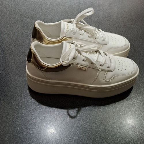 Guess Lifet Flatforms sneakers size 41, like new, white and gold