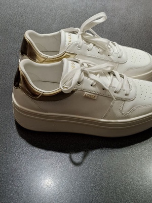 Guess Lifet Flatforms sneakers νούμερο 41, σαν καινούργιο, λευκά και χρυσά