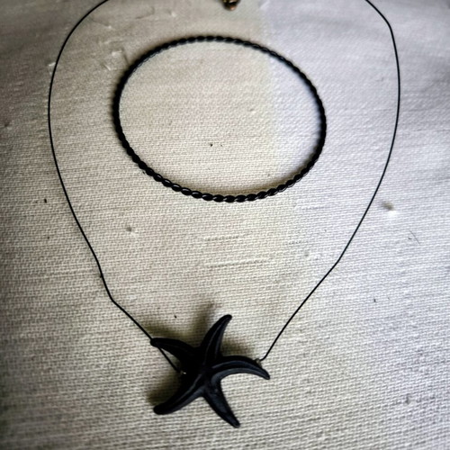 Black bracelet and star necklace set with thin cord, new