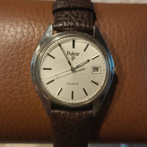 Vintage Pulsar Quartz men's watch with date, Japan