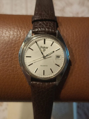 Vintage Pulsar Quartz men's watch with date, Japan