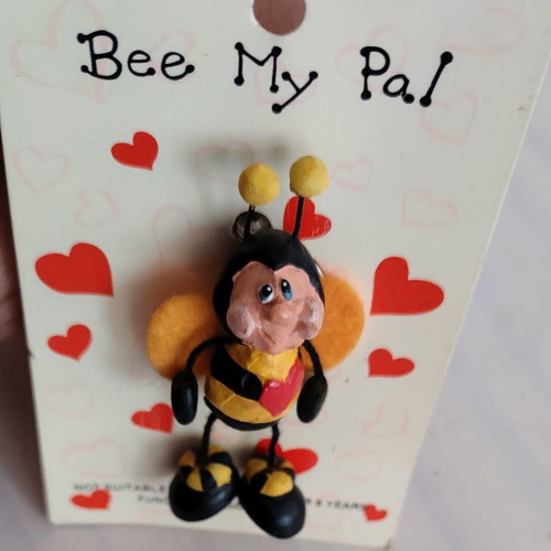 Bee brooch new with decorative embossed design