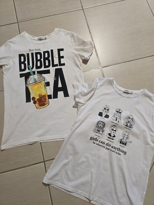 Set of 2 white Stradivarius t-shirts like new with graphic details