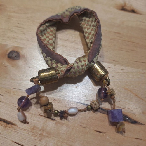 Handmade hair accessory used with fabric and mineral stones