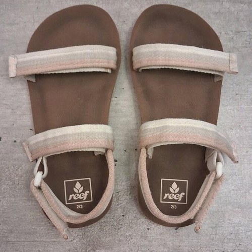 Reef Little Ahi Convertible kids sandals, size 33/34