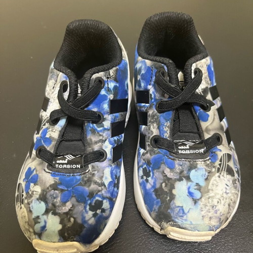 Adidas sneakers size 21 like new for girl