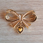 Pin with heart