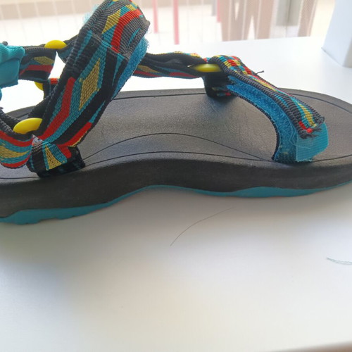 Teva Hurricane XLT 2 kids sandals size 31 like new, multicolor