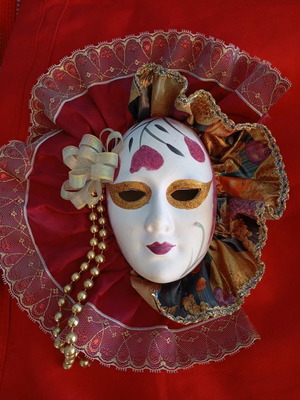 Porcelain mask in excellent condition