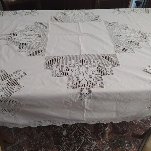 OFFER***Large, white tablecloth.