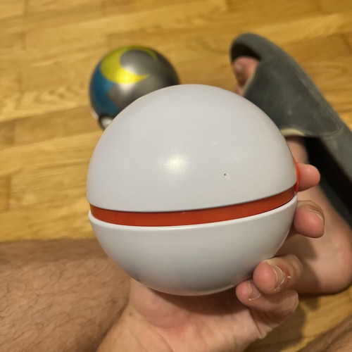 Pokeball Pokémon set of two like new
