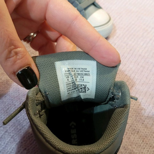 Converse leather unisex size 20