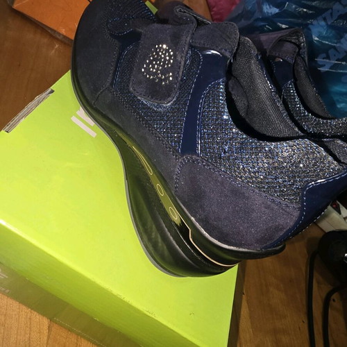 Athletic shoes like new, size 37, blue