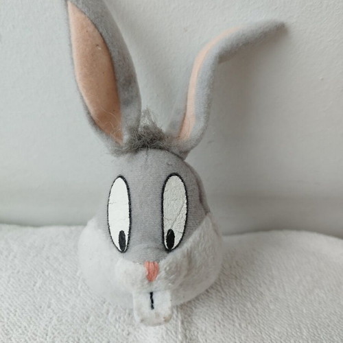 Looney Tunes Bugs Bunny keychain like new
