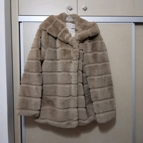 Fur with hood beige like new, size S/M