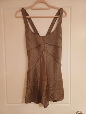 Τοπ μεταξωτό Guess και πουλοβερ χρυσό βραδινό ZARA σαν καινούργιο μέγεθος Large