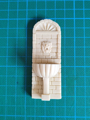 Fountain 1/35 scale like new, resin, requires painting