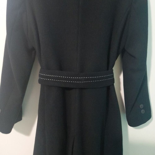 Wool coat Veto with stripe and detachable fur collar like new, black