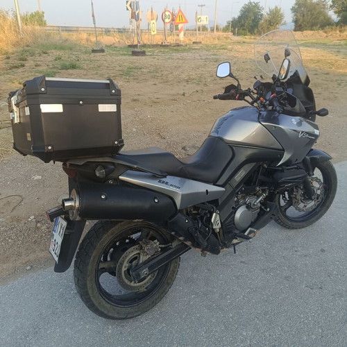 Suzuki V-Strom DL 650 almost like new, 650 cc, silver