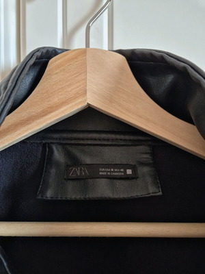 Μαύρο δερματίνη τζάκετ Zara καινούργιο, μέγεθος M