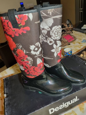 Desigual rain boots used, size 39, black and red