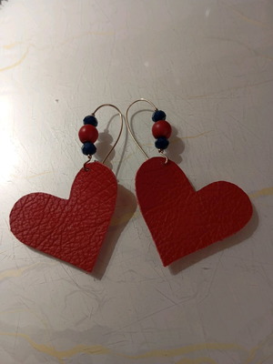 Leather earrings red heart new